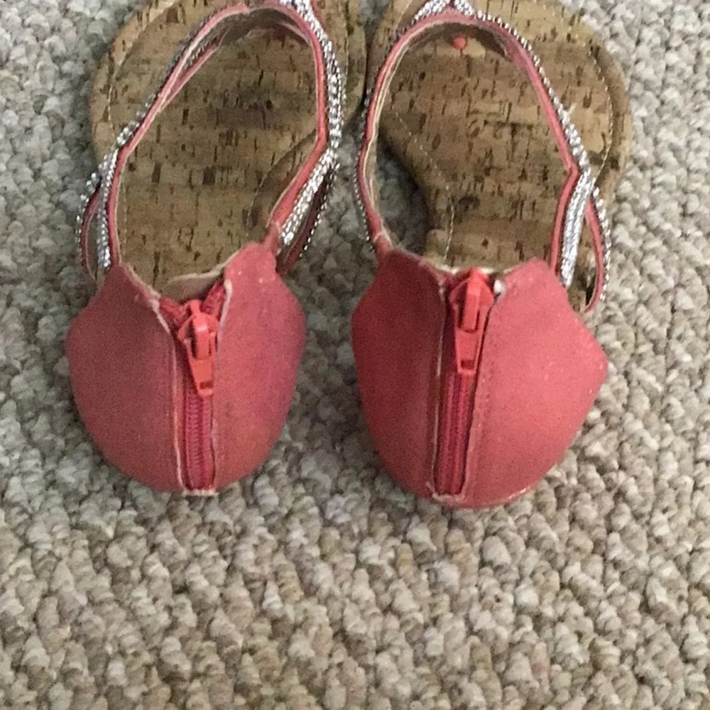 Guess women’s sandal size 8 1/2 - Picture 4 of 8